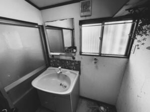 水廻りリフォーム
水廻り３点リフォーム
洗面化粧室リフォーム
洗面台
化粧台
LIXIL
ピアラ
3面鏡
洗面スライド収納